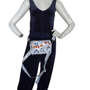 WALT DISNEY WORLD BODY BAG/ CONVERTIBLE BAG/ FUNNY PACK‎